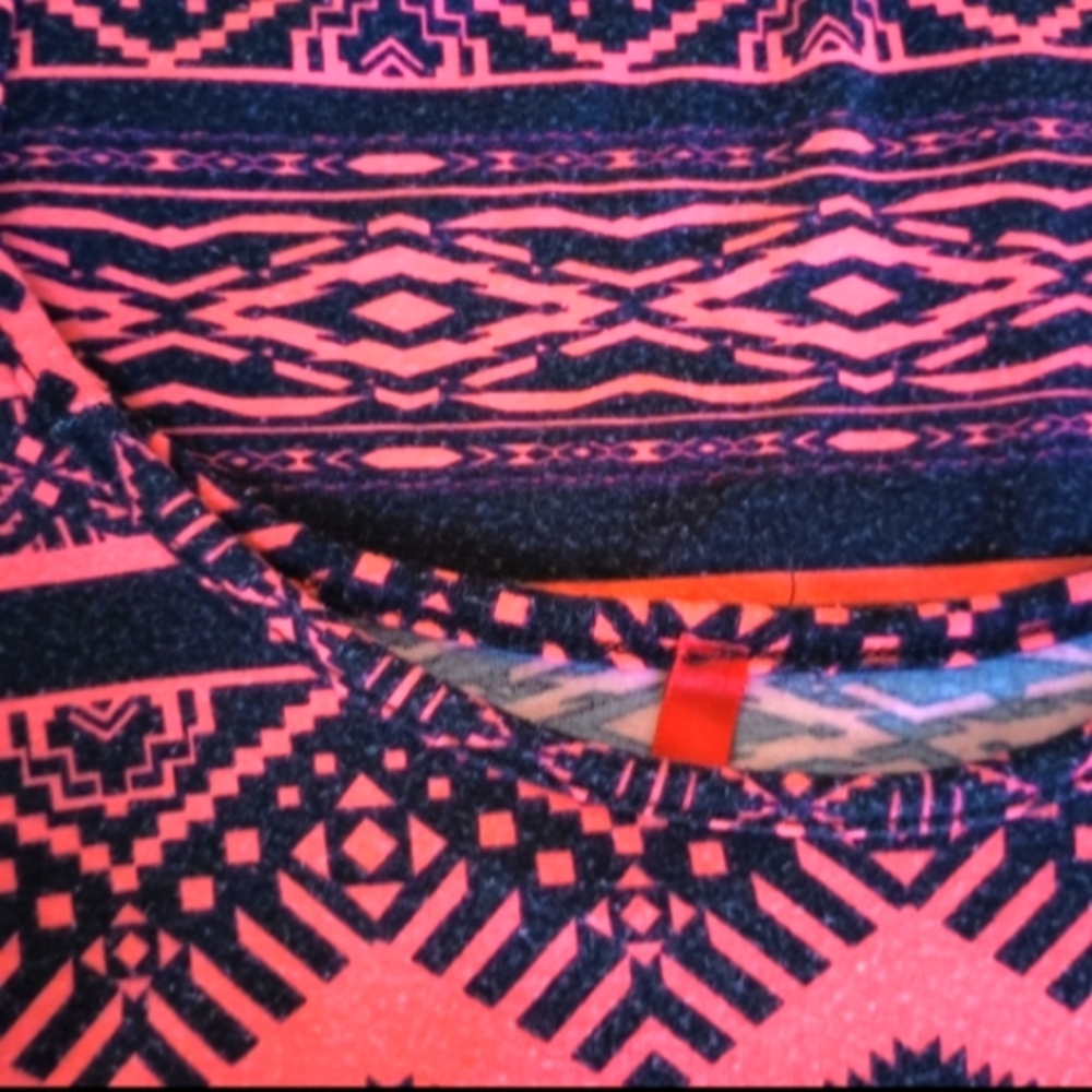 4/$20 Aztec Pattern Shirt - Picture 4 of 4